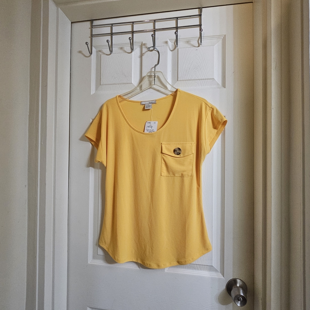 Women's Short Sleeve Yellow Tee with Pocket